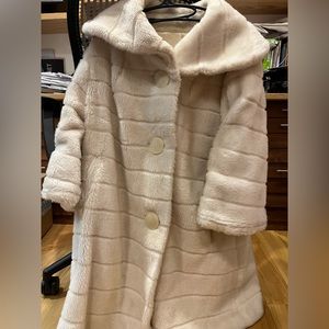 Fun Vintage cream faux fur coat with princess sleeves. Rare xl size!